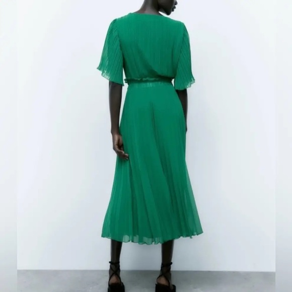 ZARA NWT Pleated Midi Dress in Green Size XS - Picture 2 of 13